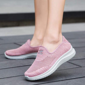 Female flying mesh sports shoes, hollow breathable walking shoes